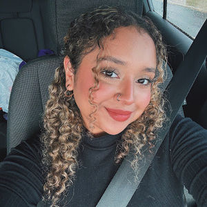 Meet your Posher, Daniela